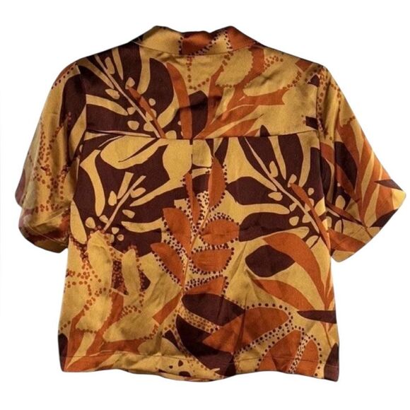 House of Harlow 1960 Floral Print
Shorts Set( Size Small) - Picture 4 of 10